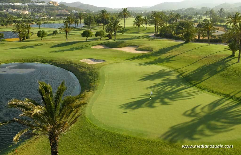 2 bedroom Apartment for sale in La Manga Club with pool garage - € 600,000 (Ref: 9508648)