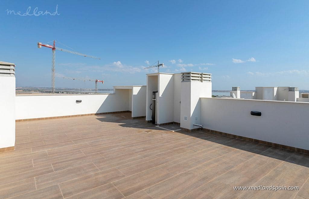 Apartamento de 2 habitaciones en Los Balcones en venta con piscina garaje - 320.000 € (Ref: 9513536)