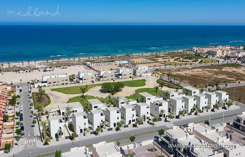 3 chambre Villa/Maison à vendre à Pilar de la Horadada avec piscine garage - 1 895 000 € (Ref: 9513540)