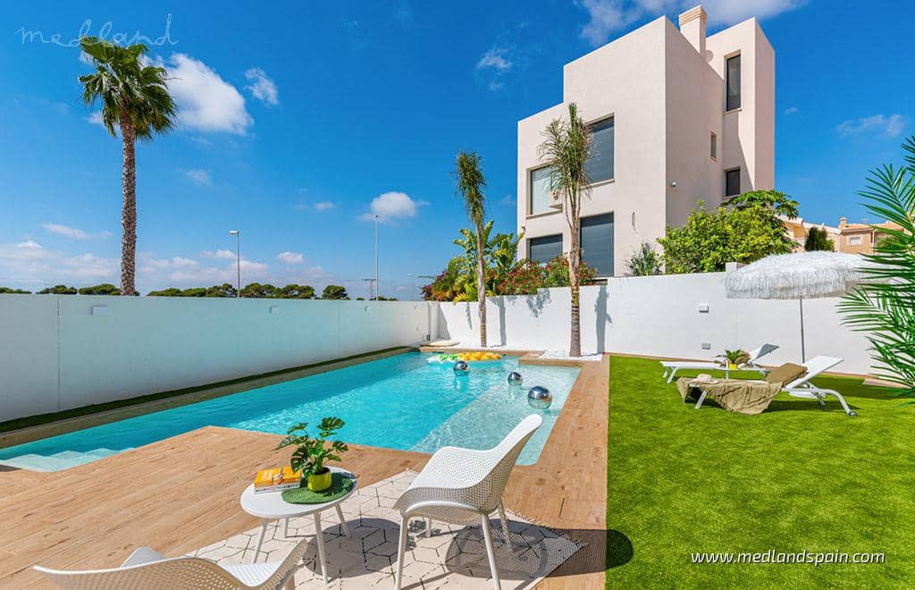 4 bedroom Villa for sale in Ciudad Quesada with pool garage - € 821,910 (Ref: 9513542)