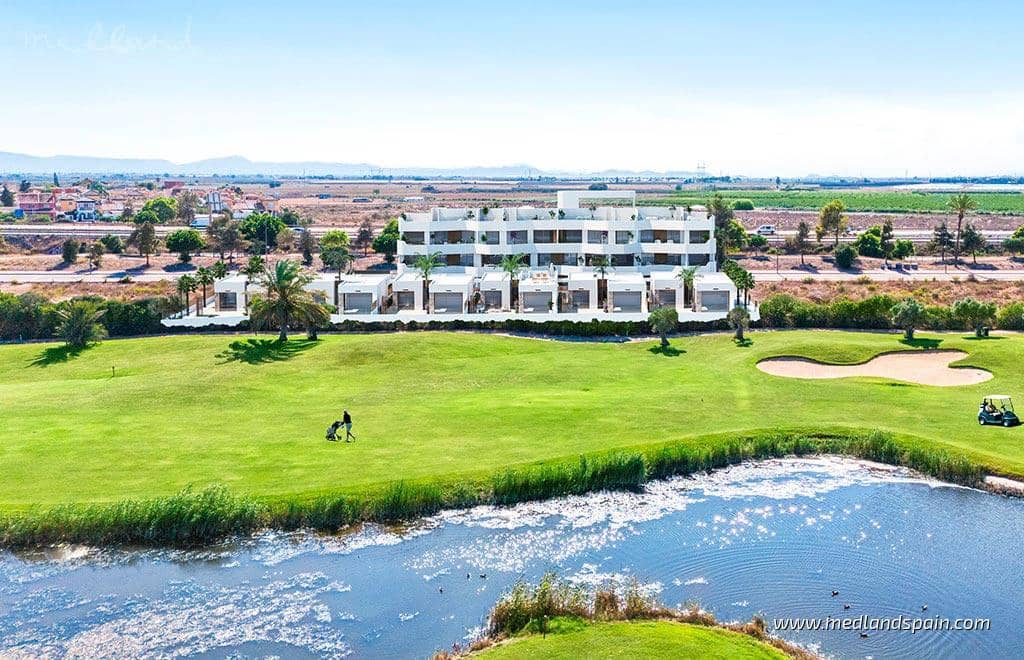 2 makuuhuone Huoneisto myytävänä paikassa Los Alcazares mukana uima-altaan 
autotalli - 292 000 € (Ref: 9519131)