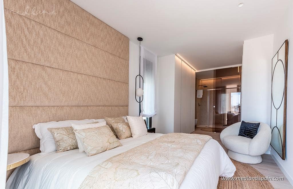 4 makuuhuone Huvila myytävänä paikassa Finestrat mukana 
autotalli - 875 000 € (Ref: 9530178)