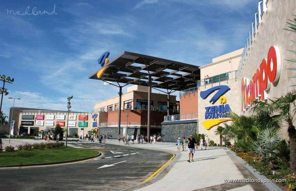 2 soveværelse Lejlighed til salg i Playa Flamenca med swimmingpool garage - € 339.000 (Ref: 9551186)