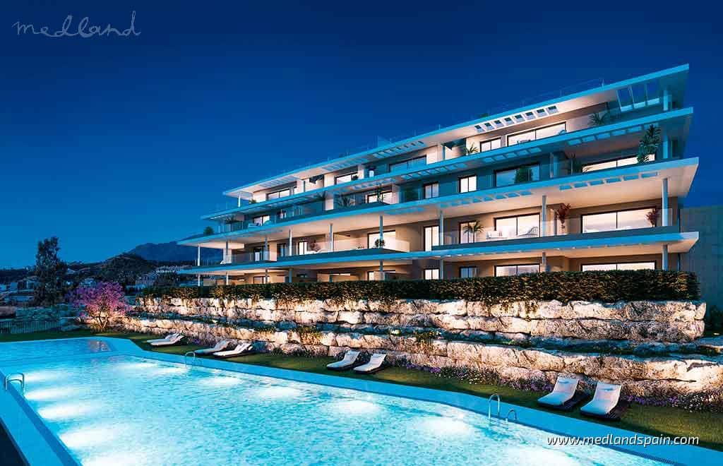 2 chambre Appartement à vendre à Estepona avec piscine garage - 459 000 € (Ref: 9561559)