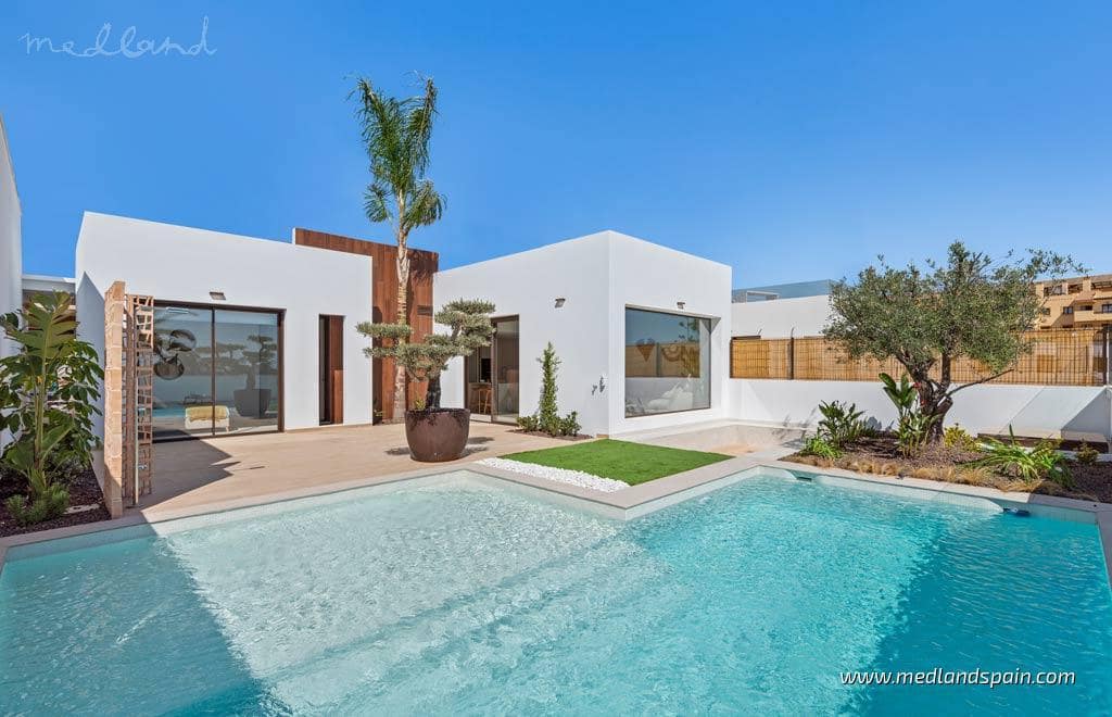 3 quarto Moradia para venda em Los Alcazares com piscina garagem - 559 900 € (Ref: 9565019)