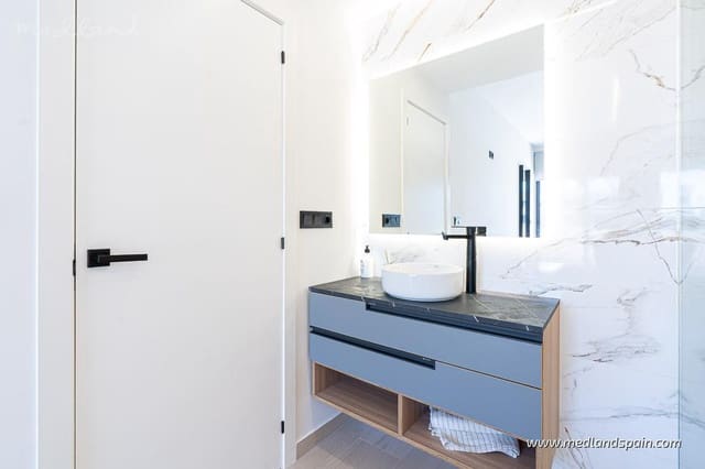 3 chambre Appartement à vendre à Guardamar del Segura avec piscine garage - 241 000 € (Ref: 9599245)