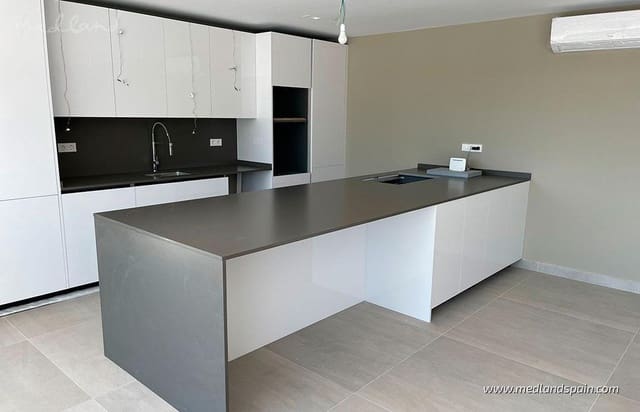 3 soverom Leilighet til salgs i Guadalobón, Estepona med svømmebasseng garasje - € 1 100 000 (Ref: 9604828)