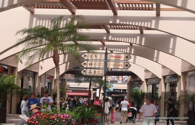 2 sovrum Lägenhet till salu i La Zenia, Orihuela med pool garage - 399 900 € (Ref: 9607926)