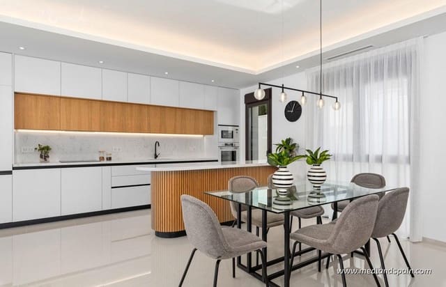 3 makuuhuone Huvila myytävänä paikassa Ciudad Quesada, Rojales mukana uima-altaan 
autotalli - 766 380 € (Ref: 9611390)