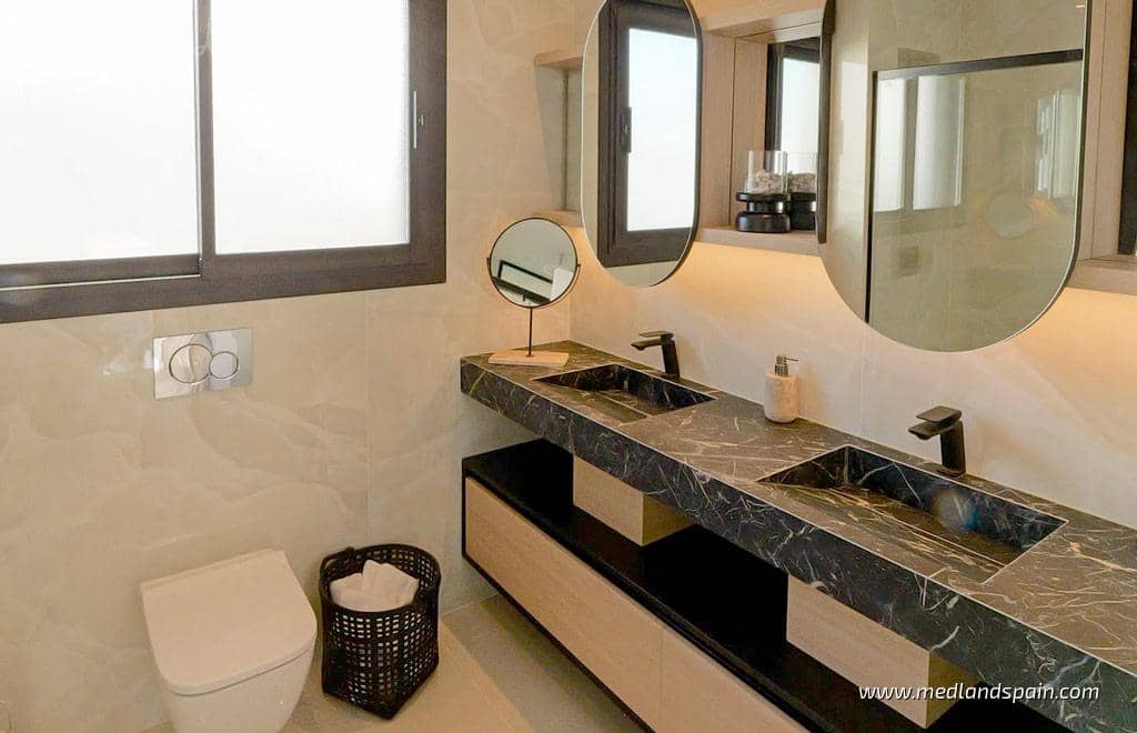 3 makuuhuone Huvila myytävänä paikassa Ciudad Quesada mukana uima-altaan 
autotalli - 871 162 € (Ref: 9611391)