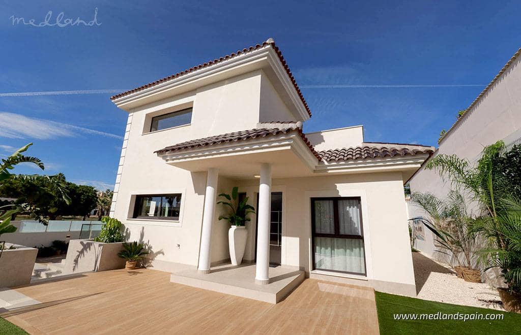 3 makuuhuone Huvila myytävänä paikassa Ciudad Quesada mukana uima-altaan 
autotalli - 871 162 € (Ref: 9611391)