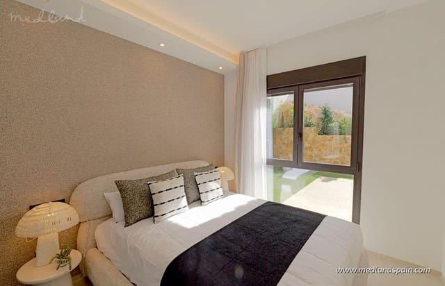 3 makuuhuone Huvila myytävänä paikassa Ciudad Quesada, Rojales mukana uima-altaan 
autotalli - 871 162 € (Ref: 9611391)