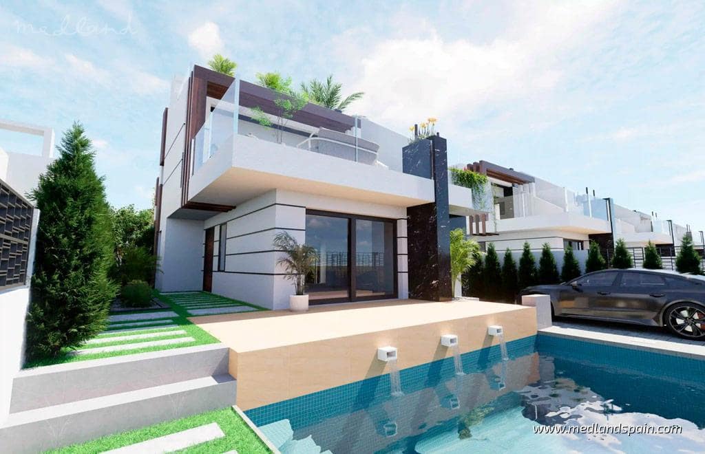 3 bedroom Villa for sale in Los Alcazares with pool garage - € 669,500 (Ref: 9615342)