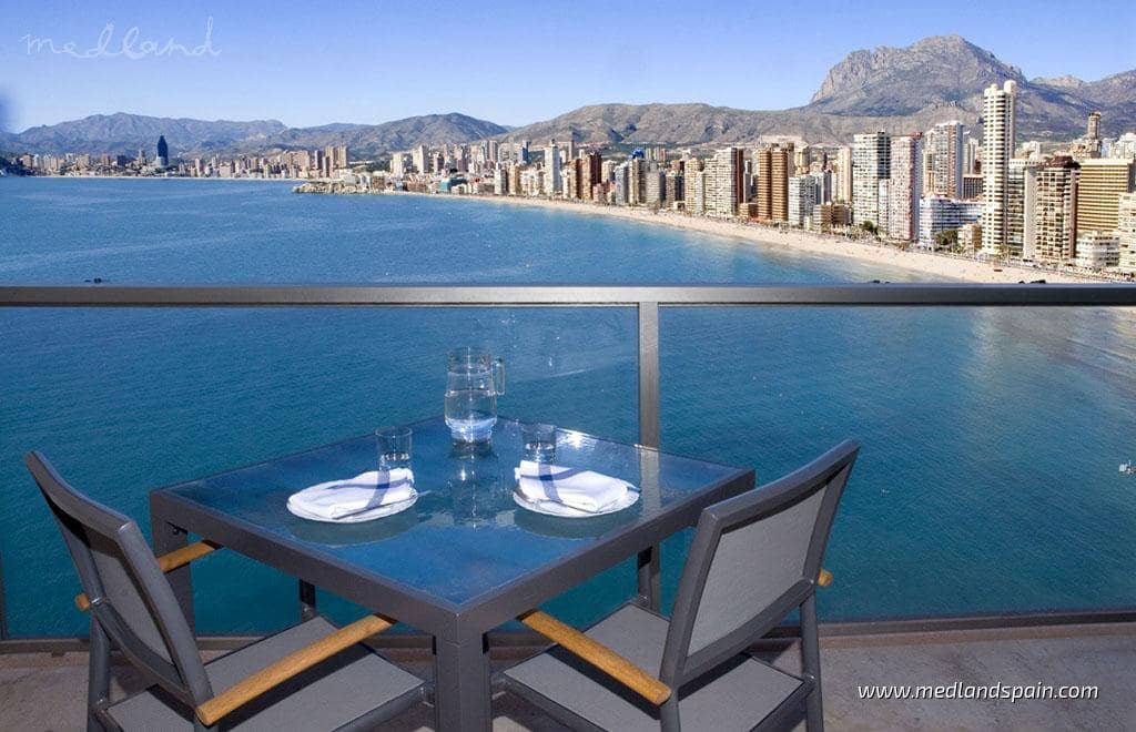 3 makuuhuone Huvila myytävänä paikassa Benidorm mukana uima-altaan 
autotalli - 595 000 € (Ref: 9655841)