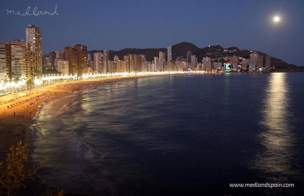 3 makuuhuone Huvila myytävänä paikassa Benidorm mukana uima-altaan 
autotalli - 595 000 € (Ref: 9655841)