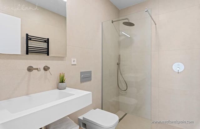 3 sypialnia Willa na sprzedaż w Las Lomas de Rame - Bahía Bella, Los Alcázares z basenem garażem - 499 900 € (Ref: 9655842)