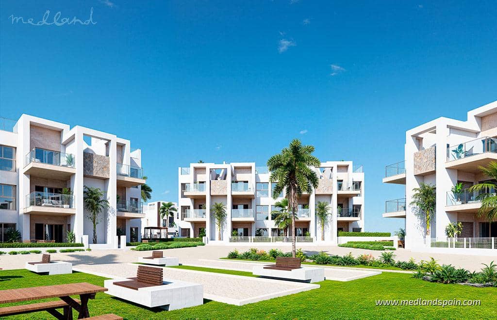 2 soveværelse Lejlighed til salg i Los Alcazares med swimmingpool garage - € 339.000 (Ref: 9670301)