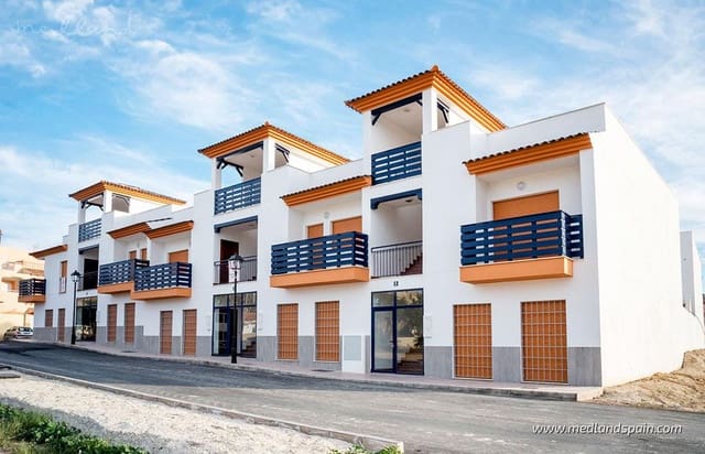 Apartamento de 2 habitaciones en Cuevas del Almanzora en venta con piscina garaje - 129.900 € (Ref: 9679660)