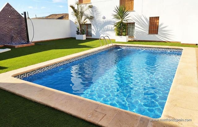 Apartamento de 2 habitaciones en Cuevas del Almanzora en venta con piscina garaje - 129.900 € (Ref: 9679660)