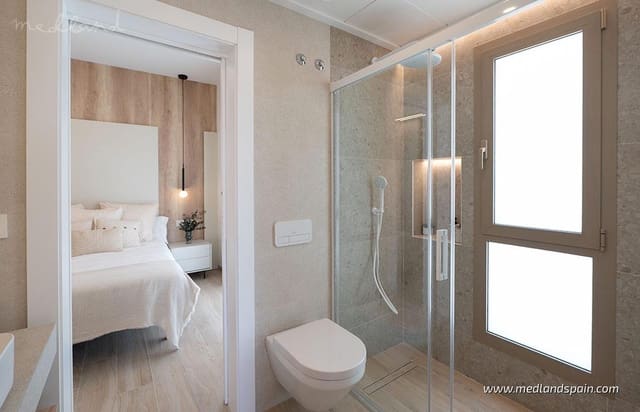 Chalet de 3 habitaciones en Los Alcázares en venta con piscina garaje - 469.000 € (Ref: 9686248)