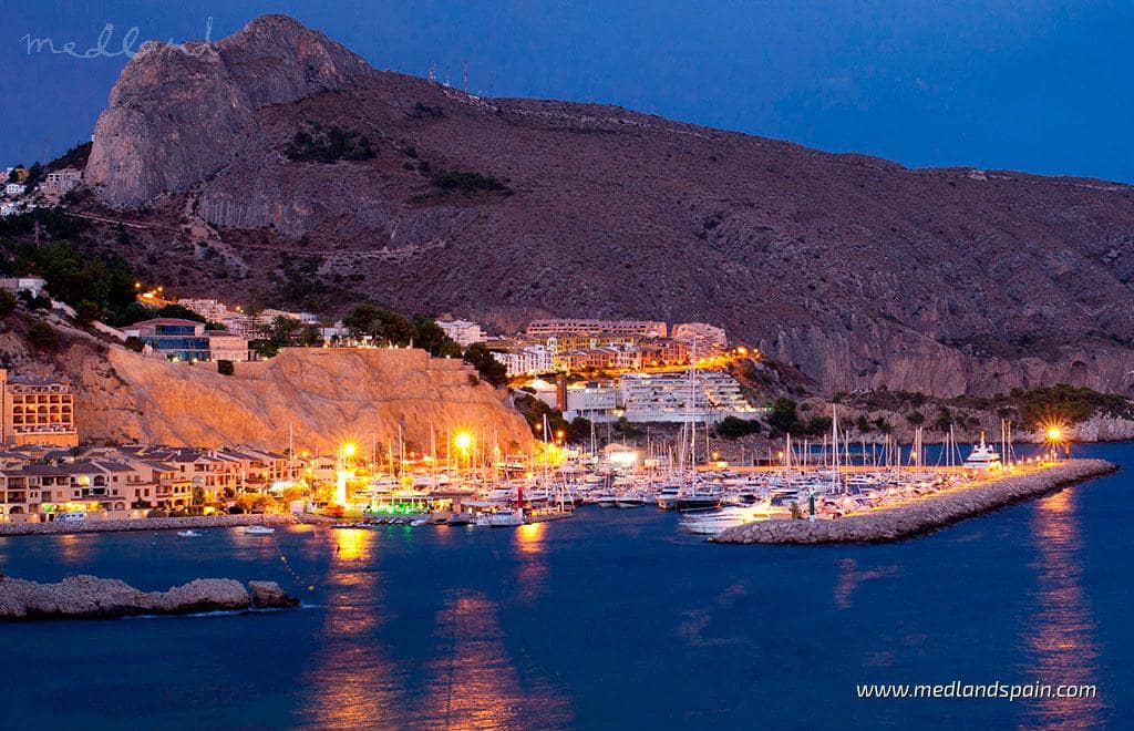 4 soveværelse Villa til salg i Altea med swimmingpool garage - € 2.135.000 (Ref: 9686249)