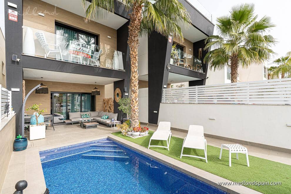 3 bedroom Villa for sale in Benijofar with pool garage - € 575,000 (Ref: 9695143)