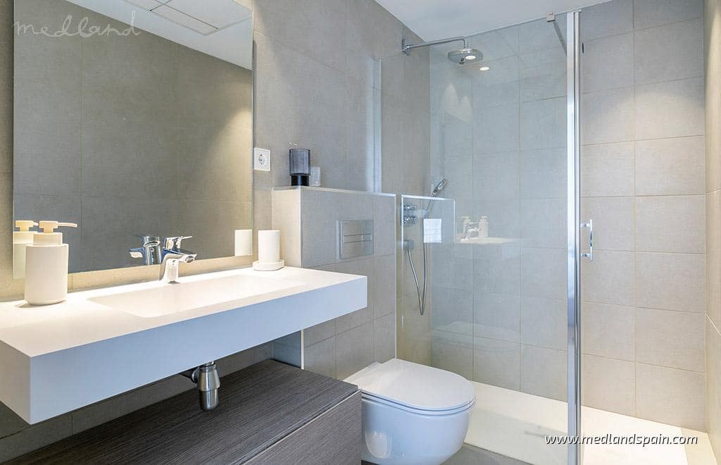 3 bedroom Apartment for sale in La Villajoyosa / Vila Joiosa with pool - € 830,000 (Ref: 9711237)