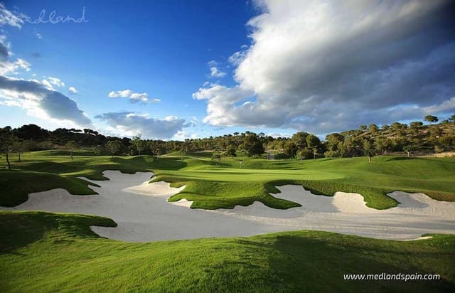 3 quarto Moradia para venda em Las Colinas Golf, Orihuela com piscina garagem - 1 090 000 € (Ref: 9714676)