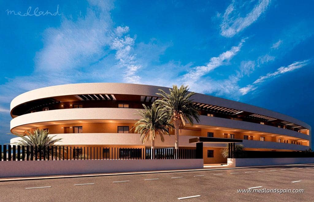 Apartamento de 2 habitaciones en Los Alcázares en venta con piscina garaje - 299.900 € (Ref: 9741694)