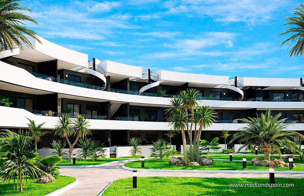 Apartamento de 3 habitaciones en Los Alcázares en venta con piscina garaje - 349.900 € (Ref: 9741695)