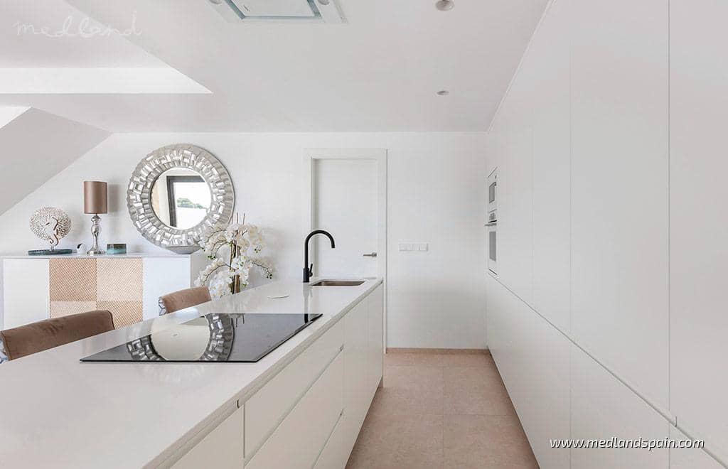 2 soveværelse Villa til salg i Los Alcazares med swimmingpool garage - € 439.000 (Ref: 9761908)