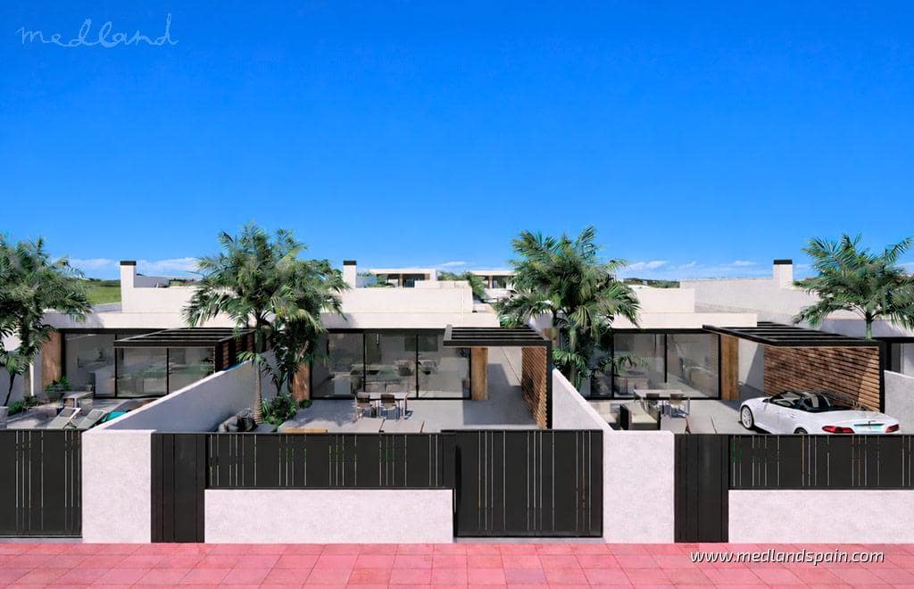 3 slaapkamer Villa te koop in Los Alcazares met zwembad garage - € 489.000 (Ref: 9761909)