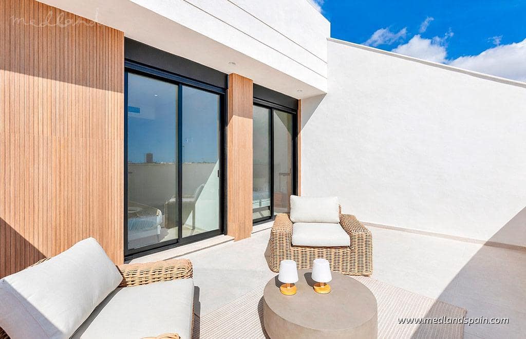 3 chambre Villa/Maison à vendre à Los Alcazares avec piscine garage - 429 000 € (Ref: 9761910)