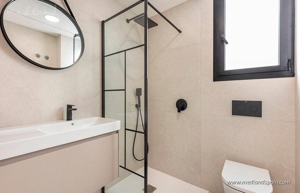 3 sypialnia Willa na sprzedaż w Los Alcazares z basenem garażem - 429 000 € (Ref: 9761910)