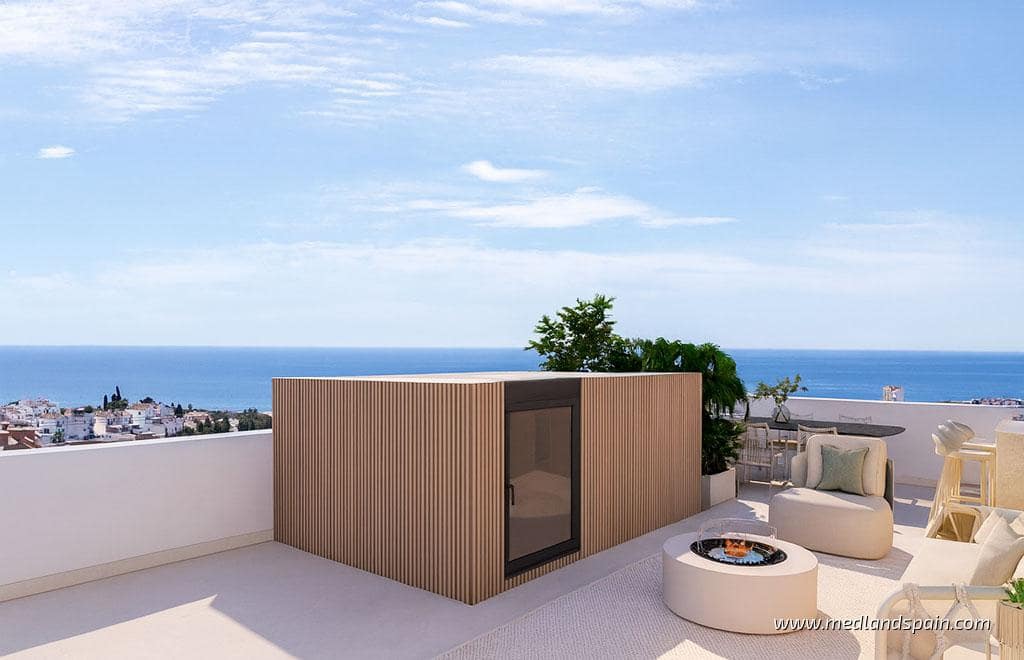 3 bedroom Townhouse for sale in Mijas Costa with pool garage - € 1,112,000 (Ref: 9772969)