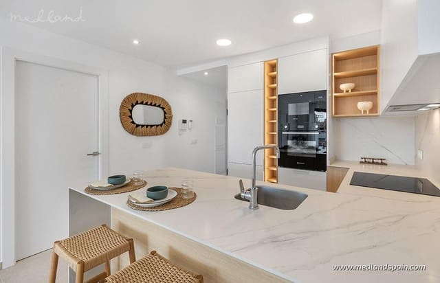 3 sypialnia Apartament na sprzedaż w Los Alcázares z basenem garażem - 459 900 € (Ref: 9777811)
