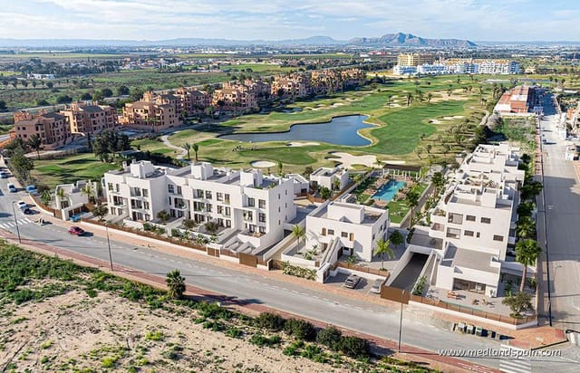 3 slaapkamer Villa te koop in Los Alcázares met zwembad garage - € 589.900 (Ref: 9777813)