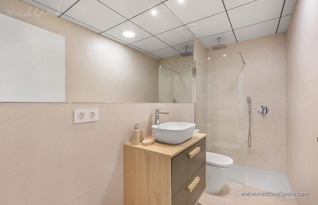 2 Zimmer Apartment zu verkaufen in Los Alcázares mit Pool Garage - 399.900 € (Ref: 9777817)