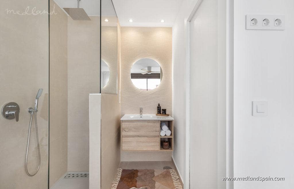 Apartamento de 2 habitaciones en Los Alcázares en venta con piscina garaje - 269.900 € (Ref: 9777821)