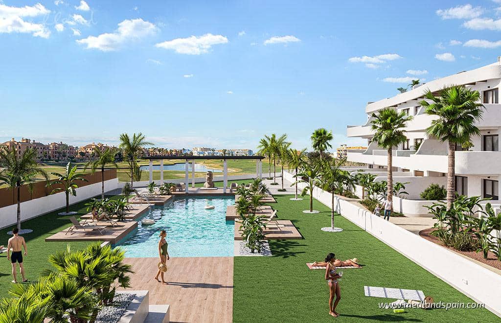 Apartamento de 2 habitaciones en Los Alcázares en venta con piscina garaje - 269.900 € (Ref: 9777821)