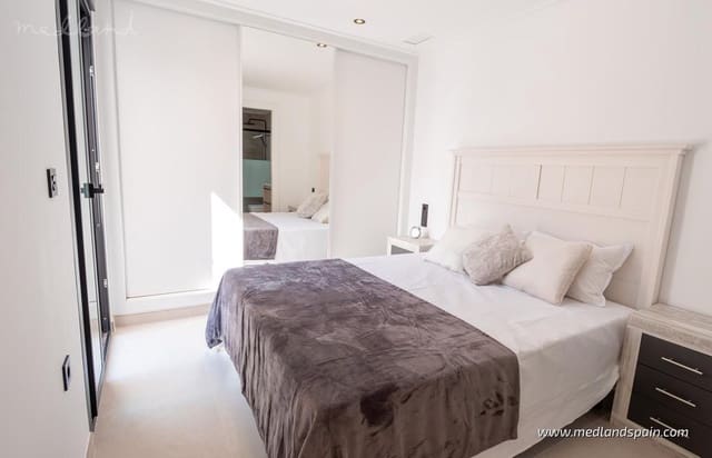 Casa de 3 habitaciones en San Fulgencio en venta con piscina garaje - 395.000 € (Ref: 9777828)