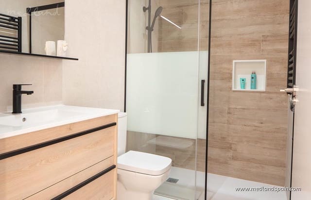 Casa de 3 habitaciones en San Fulgencio en venta con piscina garaje - 395.000 € (Ref: 9777828)