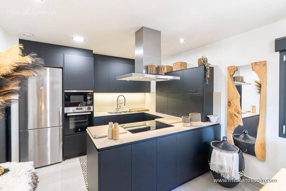 Chalet de 4 habitaciones en Benijófar en venta con piscina garaje - 724.900 € (Ref: 9780297)