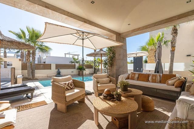 4 slaapkamer Villa te koop in Benijófar met zwembad garage - € 724.900 (Ref: 9780297)