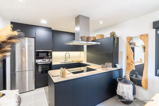 4 slaapkamer Villa te koop in Benijófar met zwembad garage - € 724.900 (Ref: 9780297)