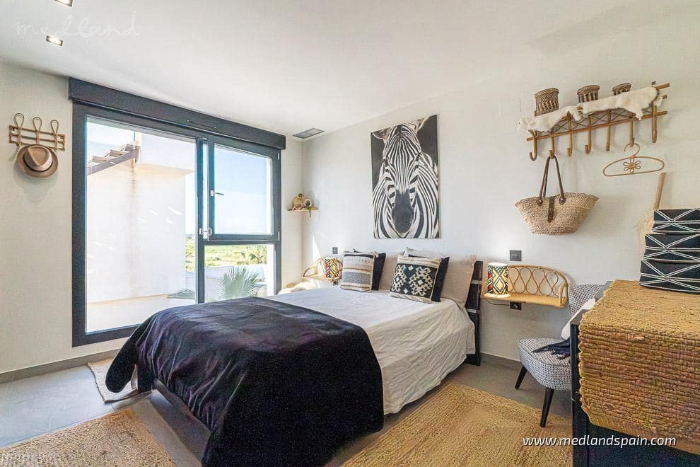 4 bedroom Villa for sale in Benijofar with pool garage - € 724,900 (Ref: 9780297)