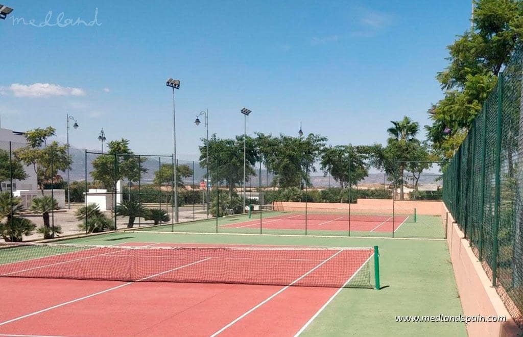 2 soverom Leilighet til salgs i Condado de Alhama med svømmebasseng garasje - € 240 000 (Ref: 9780300)