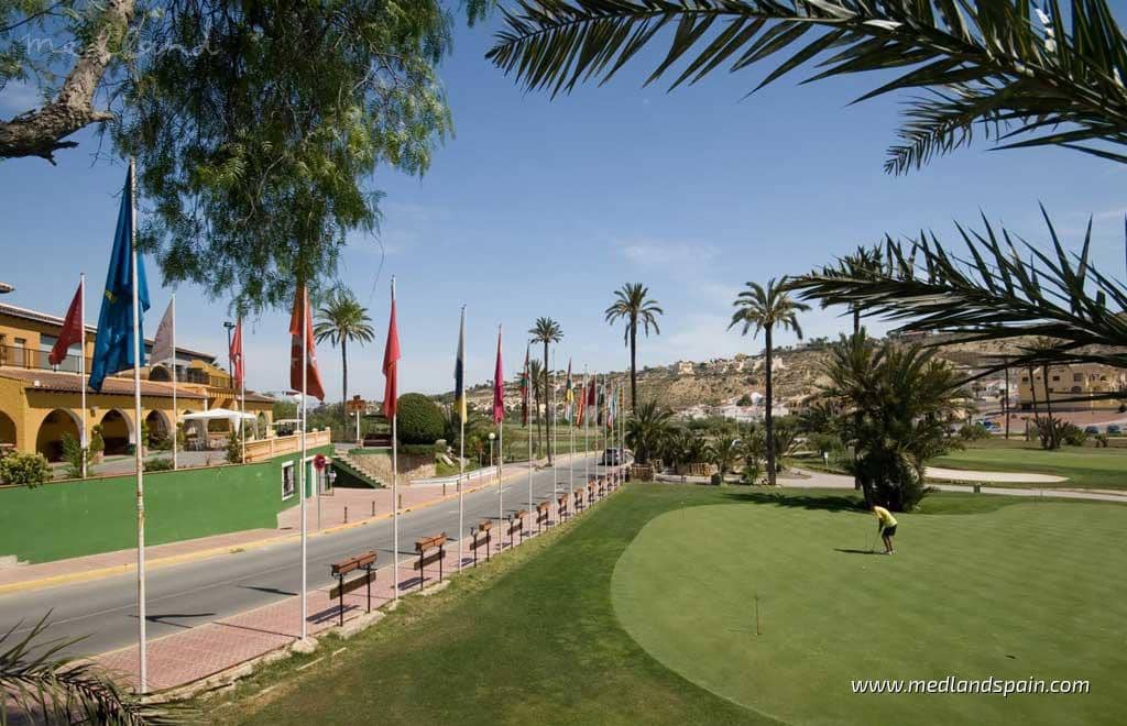 2 slaapkamer Appartement te koop in Guardamar del Segura met zwembad garage - € 320.000 (Ref: 9794354)