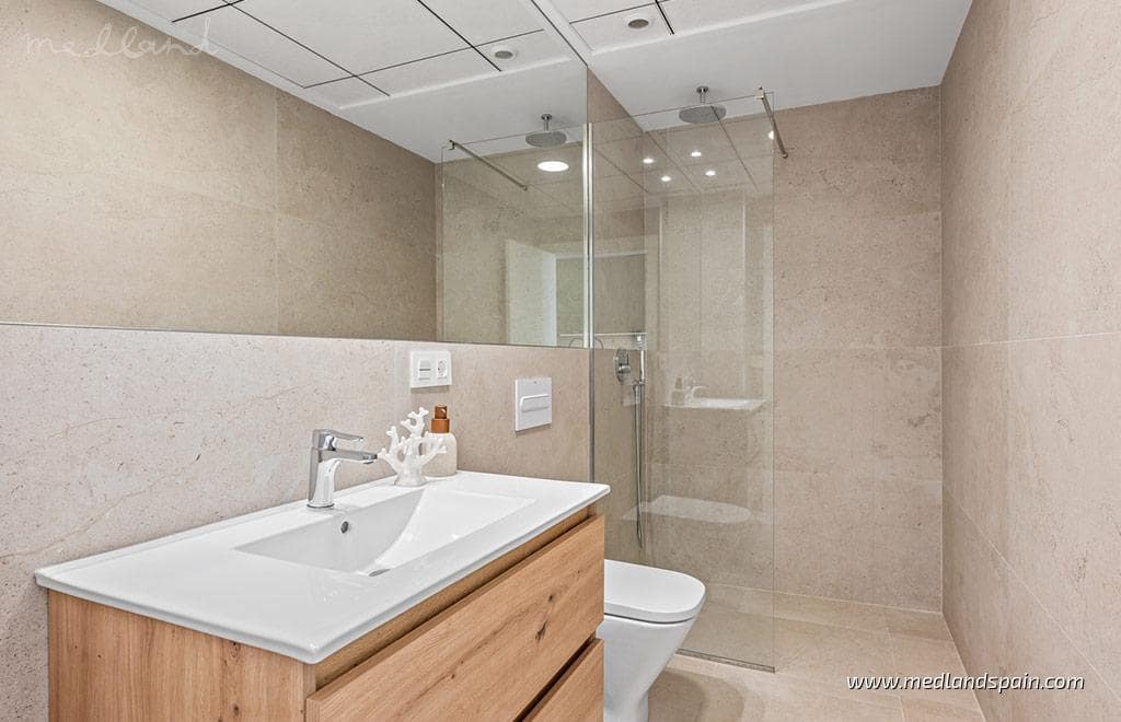 2 bedroom Apartment for sale in Los Alcazares with pool garage - € 269,000 (Ref: 9806286)