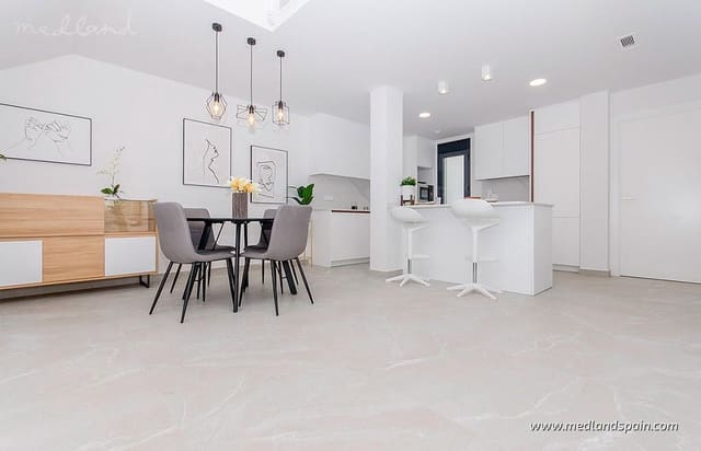 3 quarto Apartamento para venda em San Miguel de Salinas com piscina - 399 000 € (Ref: 9807833)